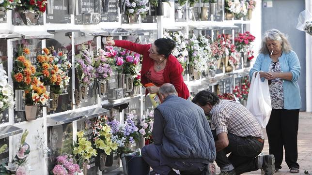 Una tarjeta para el cementerio