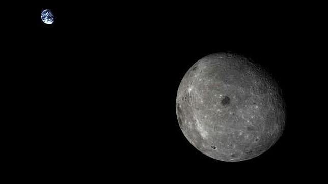 Una foto única de la Tierra y la cara oculta de la Luna