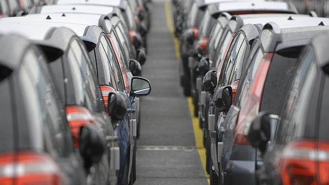 Coches fabricados en Citroën Vigo, listos para ser transportados