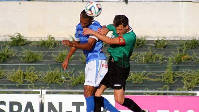 El Lucena colecciona catástrofes ante el Arroyo (2-1)