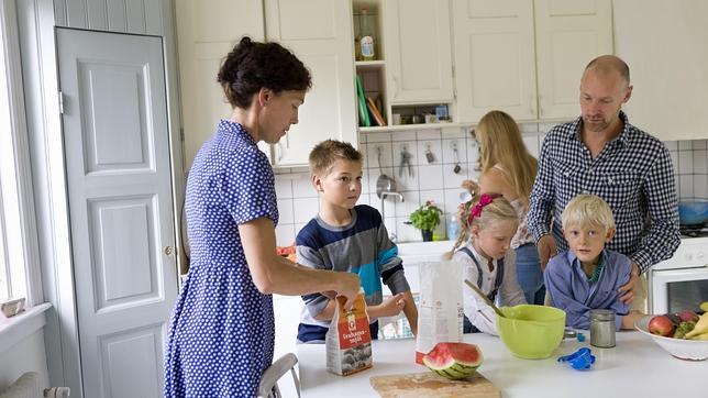 El presidente del Pontificio Consejo para la Familia advierte: «Caminamos hacia una sociedad desfamiliarizada»