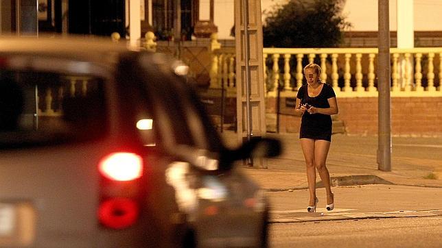 Una meretriz, en la vía pública