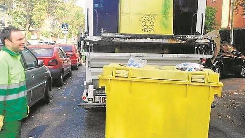 El nuevo servicio de recogida de basura arranca con retrasos