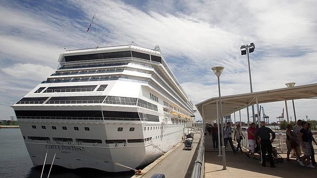 El tráfico de cruceros se hunde en el puerto de Valencia