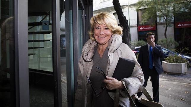 Aguirre destituye de sus cargos de partido a los alcaldes imputados en Madrid