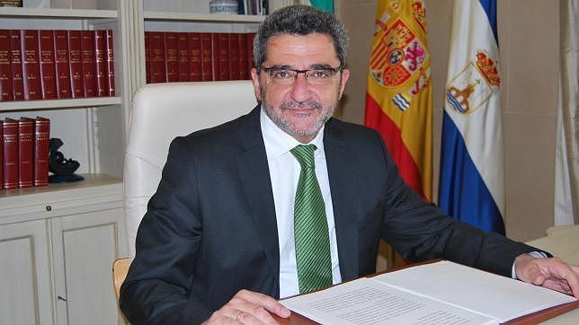 El alcalde de Alcalá carga contra la Junta por no aportar fondos para el tranvía