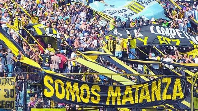 Un muerto y cinco heridos graves en un tiroteo entre hinchas de un mismo club