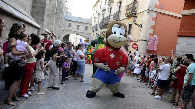 El desfile de los gigantones durante el Corpus, un recuerdo imborrable para los más pequeños
