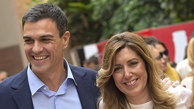La presidenta de la Junta de Andalucía, Susana Díaz, y el secretario general del PSOE, Pedro Sánchez, este sábado en Sevilla