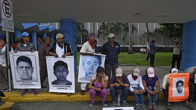 Los manifestantes abandonan el aeropuerto de Acapulco tras las protestas por las desapariciones