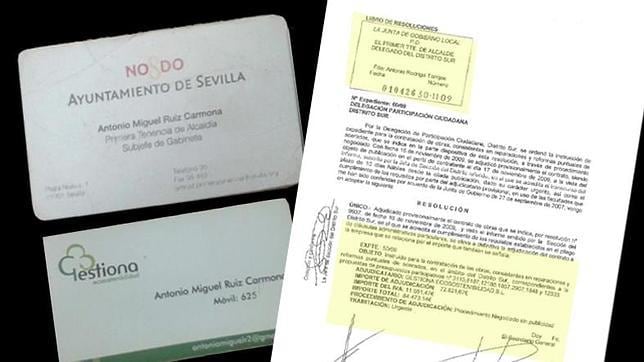 Las tarjetas de Ruiz Carmona junto a una de las adjudicaciones de Torrijos a la empresa Gestiona