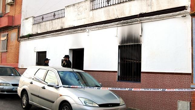 Muere un anciano de 86 años en el incendio de una vivienda en Alcalá de Guadaíra