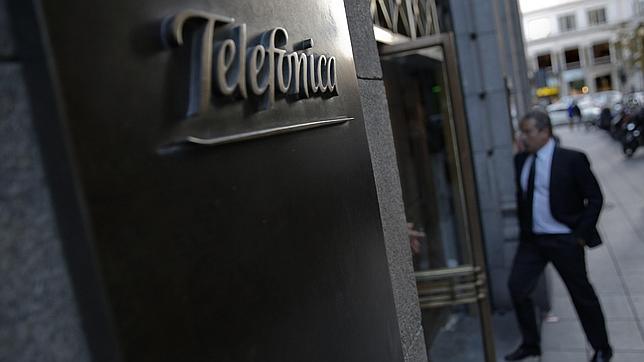 Competencia expedienta a Telefónica por no revisar los alquileres de línea a los operadores