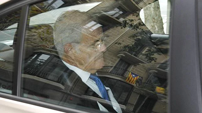 Los fiscales catalanes, divididos por la querella contra Mas, aplazan la decisión al lunes
