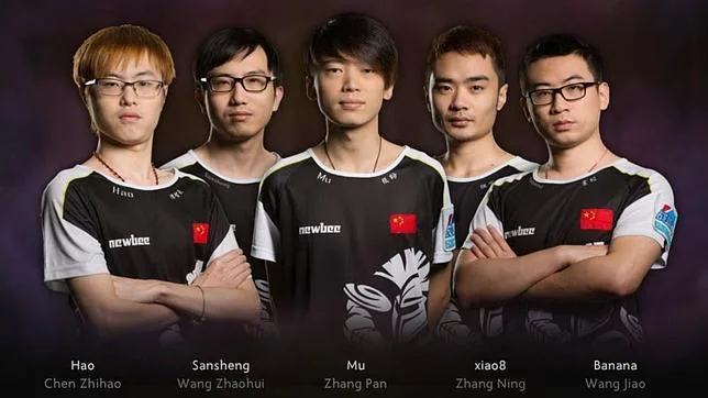 El equipo chino NewBee, ganadores del torneo de videojuegos con mayor premio de la historia, The International 2014, del juego «Dota 2»