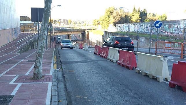 Abiertos varios carriles del paso soterrado de Dos Hermanas afectado por las lluvias