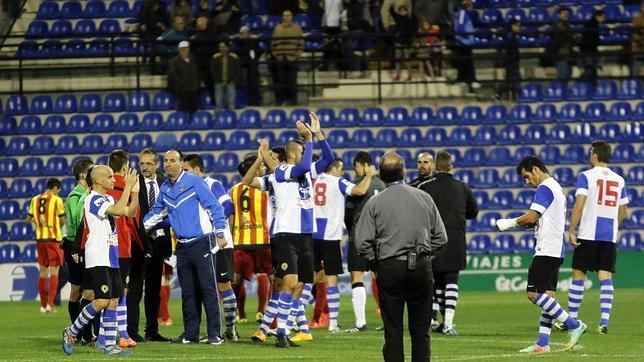 El Hércules vuelve a la senda de la victoria ante un inocente Lleida (2-0)