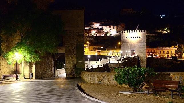 El puente de San Martín iluminado