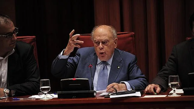 Jordi Pujol, durante su comparecencia en el Parlamento catalán tras confesar que tenía una cuenta en Andorra
