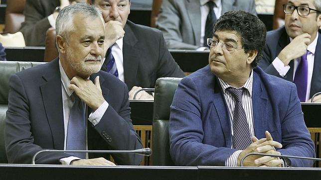 Valderas espera que Chaves y Griñán dimitan «sin que nadie les empuje» si son imputados