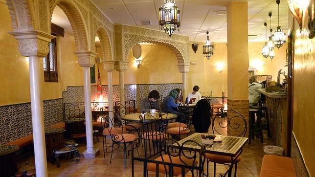 Interior de la tetería «Dar Al-Chai»