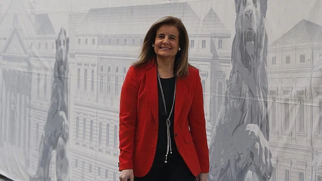 La ministra de Empleo, Fátima Báñez, en la sesión de control en el Congreso