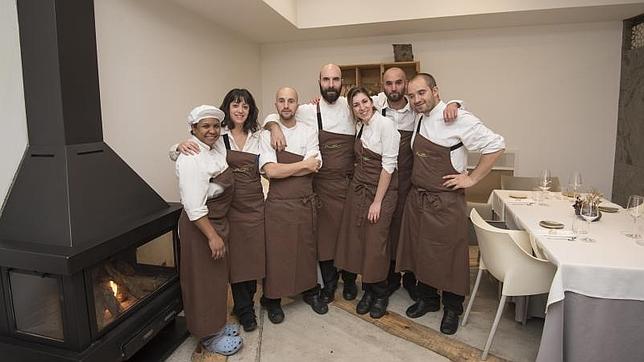 Luis Moreno y su equipo, en Montia