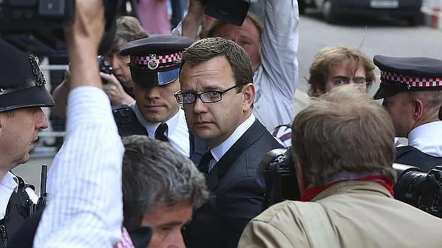 El ex jefe de prensa de Cameron, Andy Coulson, liberado tras solo cinco meses en la cárcel