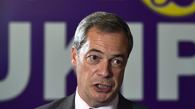 Los populistas del UKIP humillan a Cameron con su segundo diputado