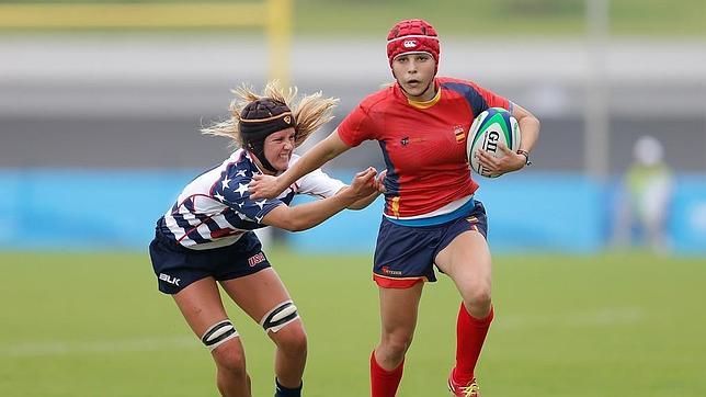 Una jugadora del CAU Valencia, en la concentración de la selección española de rugby seven