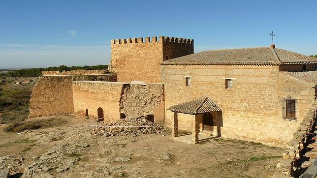 Se derrumba parte de la muralla del castillo de Peñarroya