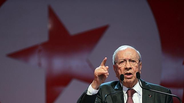 Las encuestas de las elecciones tunecinas dan como vencedor al octogenario Essebsi