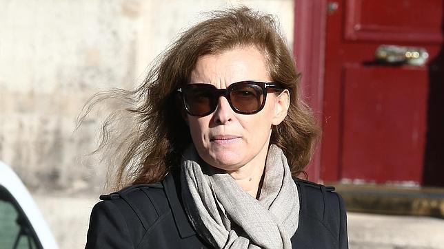 Valerie Trierweiler: «Hollande me bombardeó con mensajes pidiéndome volver»