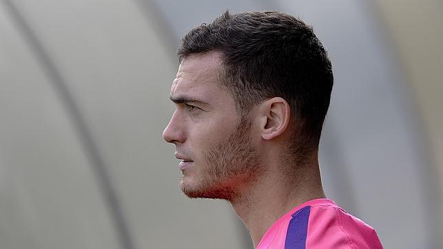 Vermaelen recae de sus problemas musculares y continúa con su calvario