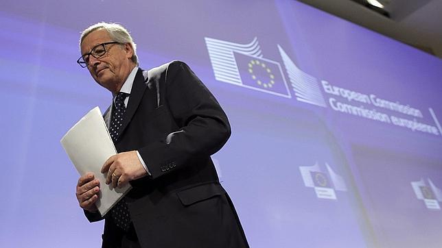 Juncker estará rodeado de sus comisarios para afrontar la moción de censura