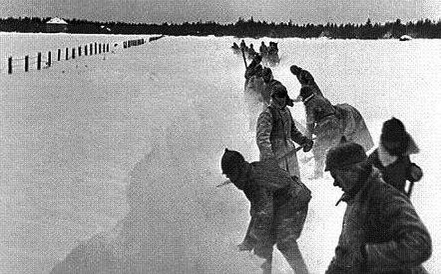 Efectivos del Ejército Rojo preparan sus posiciones en la frontera con Finlandia tras los últimos incidentes