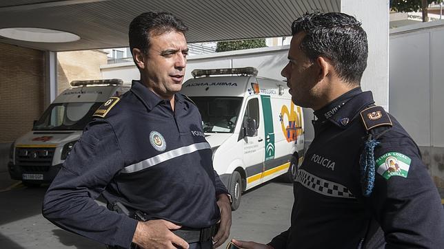 Dos policías locales salvan a un hombre que sufrió un infarto haciendo deporte