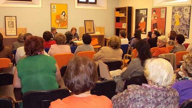 La Biblioteca de Utrera, punto de encuentro de los lectores