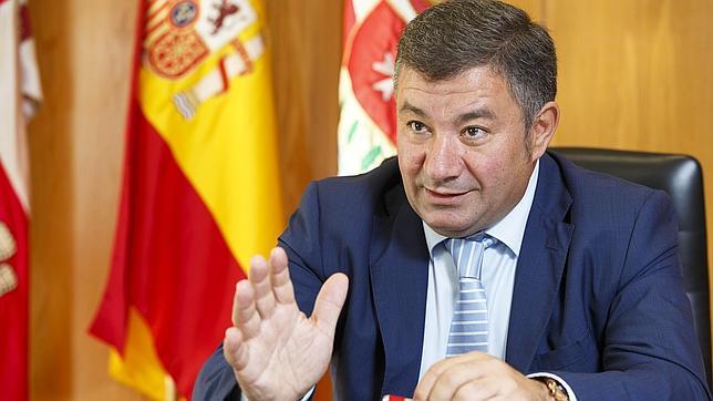 Méndez: «Dejo en las arcas municipales 12 millones y las facturas pagadas»