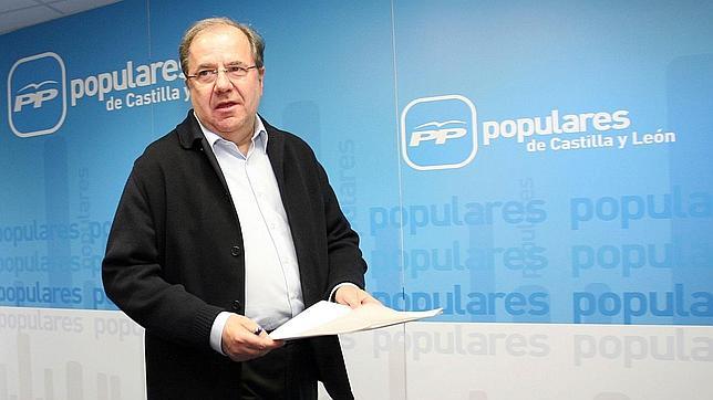 El PP se reúne hoy con la incógnita sobre el futuro de Herrera