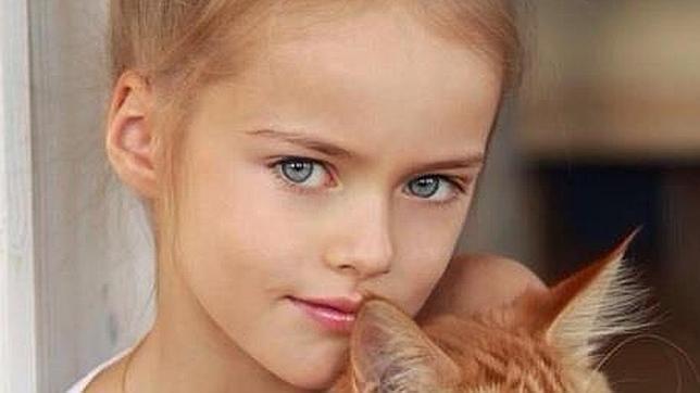 Así es Kristina Pimenova, bautizada como «la niña más guapa del mundo»