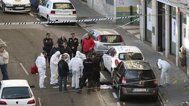 Un tiroteo en Vigo se cobra las vidas de una policía y el atracador de una surcursal