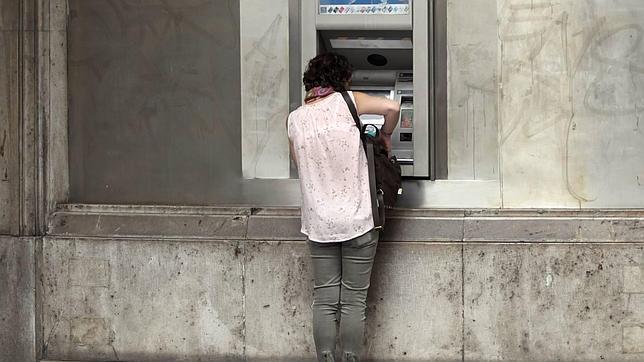 Cuatro detenidos por hurtos en bancos de Madrid y Castilla-La Mancha