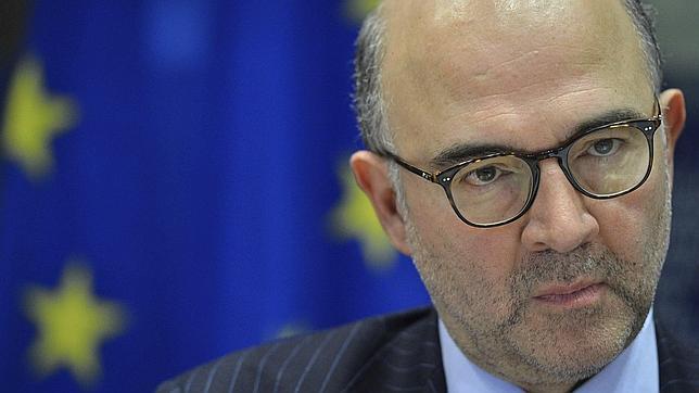 Moscovici insiste en pedir a España más ajustes para cumplir el déficit