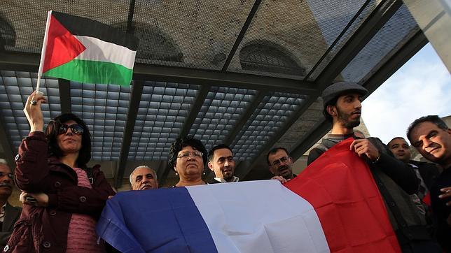 La Asamblea de Francia aprueba una resolución pidiendo reconocer al Estado palestino