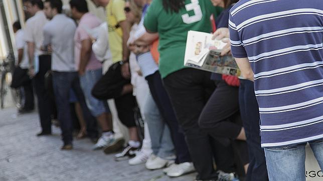 Más de un millón de desempleados en Andalucía pese a la bajada del paro noviembre