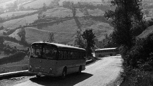 Una exposición repasa la evolución en el transporte de viajeros en el último siglo