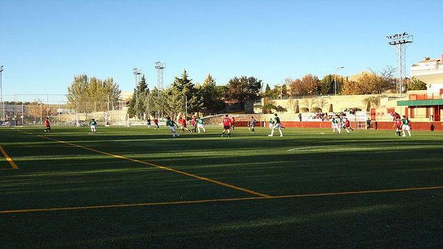 Le rompen la mandíbula a un  futbolista en un partido de juveniles