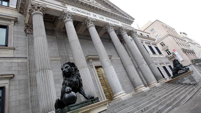 Los leones que franquean la puerta principal del Congreso son los más fotografiados
