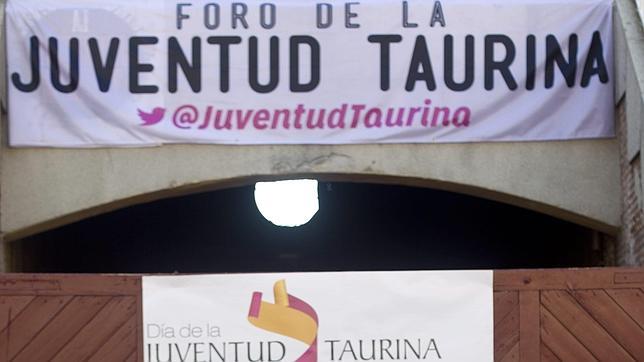 La juventud taurina condena «la violencia física y verbal» de los animalistas